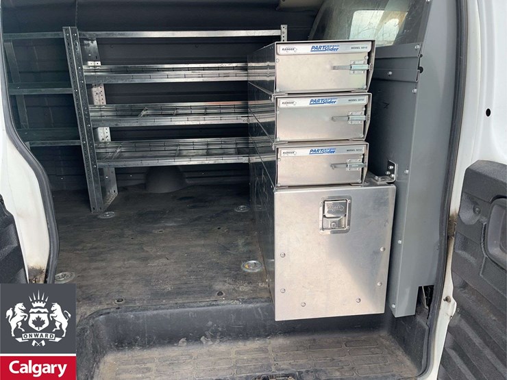 2010-chevrolet-express-3500-image-21