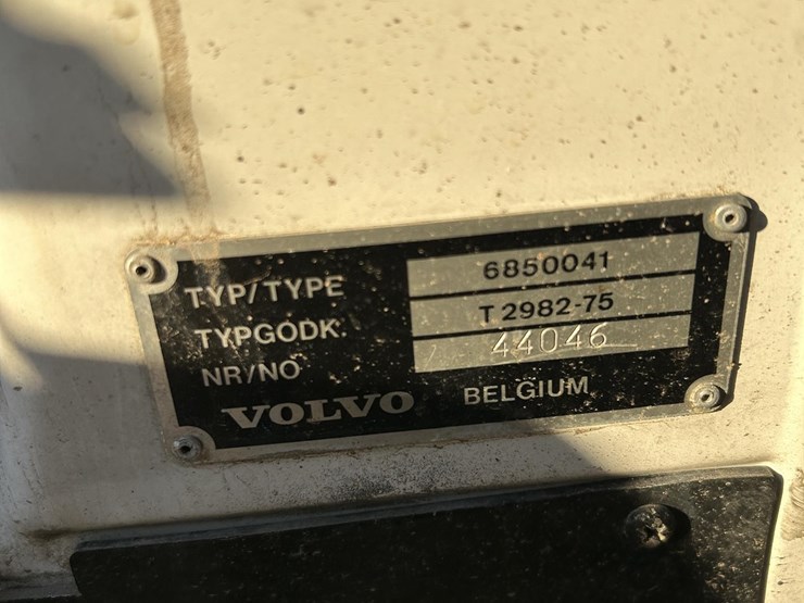 2016-volvo-f613-image-29