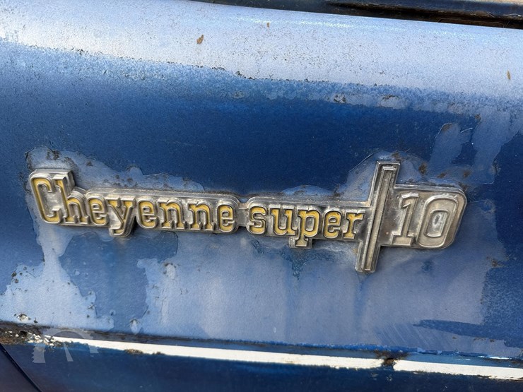 1973-chevrolet-suburban-image-3