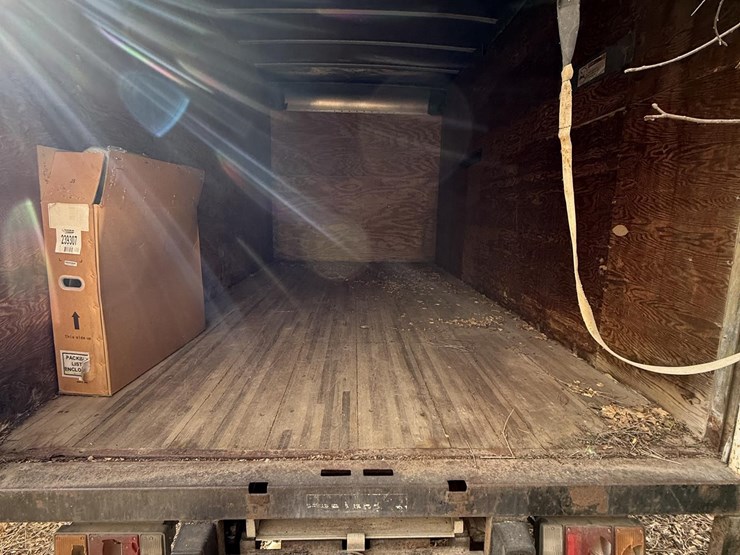 2000-isuzu-npr-image-27