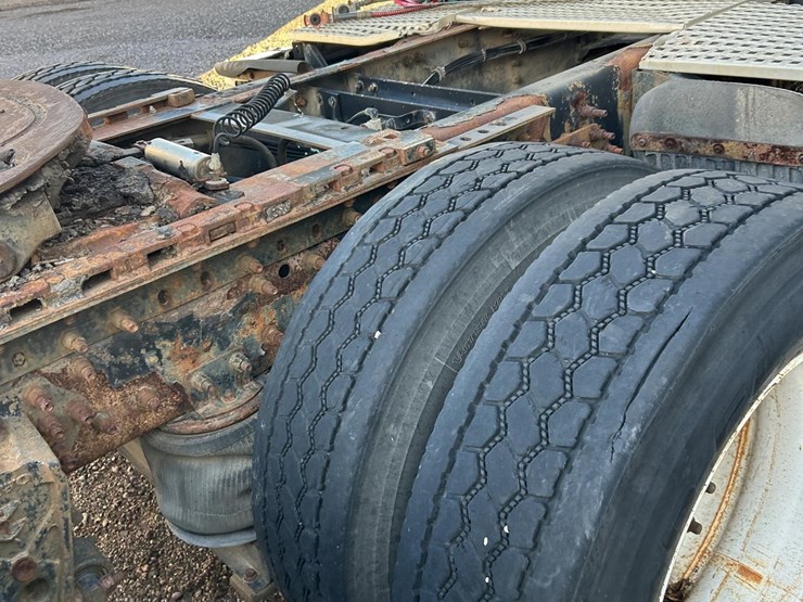 1999-volvo-vnl64t770-image-64