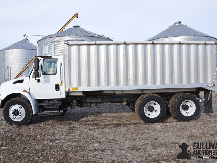 2004-international-durastar-4400-image-8