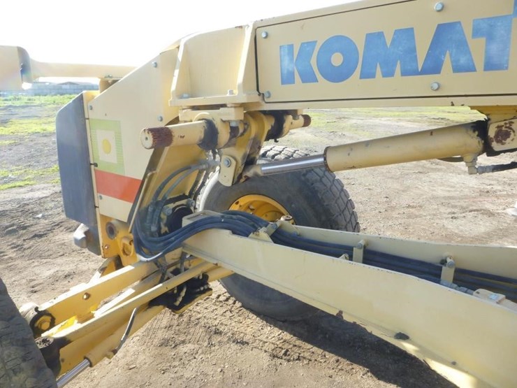 2006-komatsu-gd555-3c-image-22