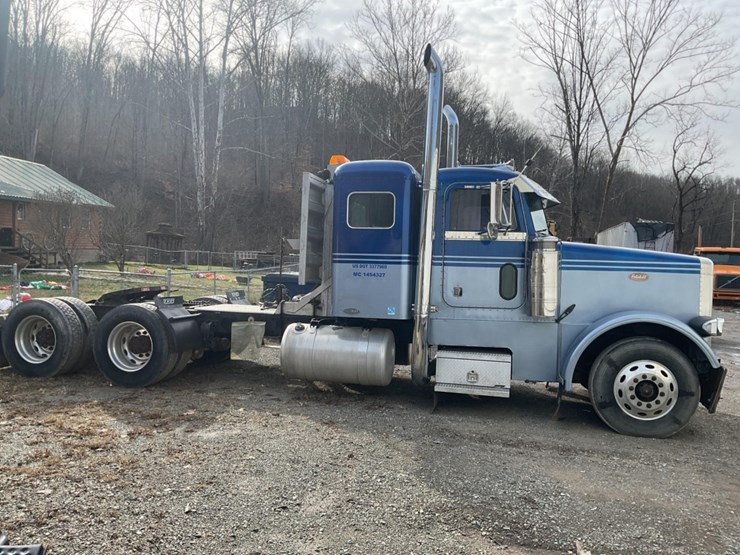 1996-peterbilt-378-image-2