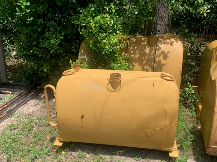 #4500-•-(4)-caterpillar-dozer-fuel-tanks---90-gallons-image-1