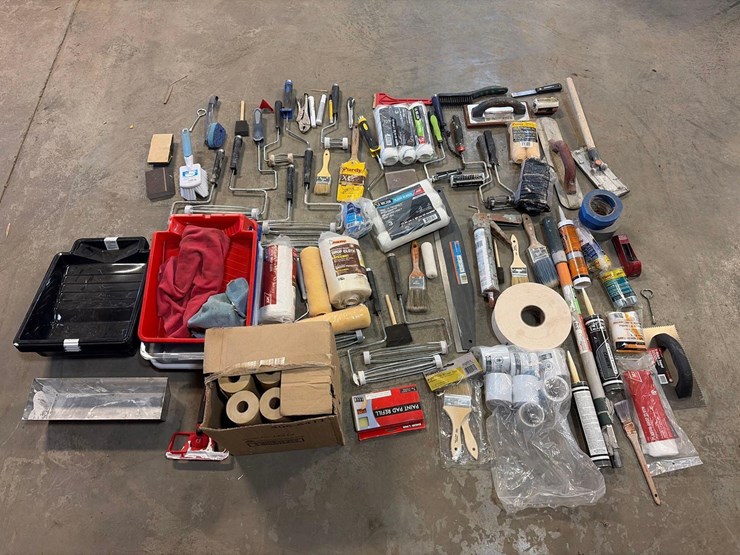 assortment-of-paint-supplies-image-3