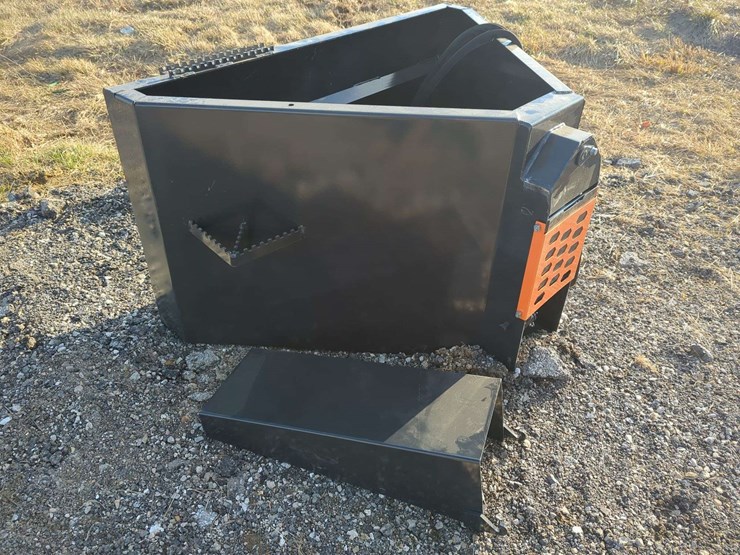 wolverine-skid-steer-148-gal-concrete-chuter-cct-11-148v-image-3