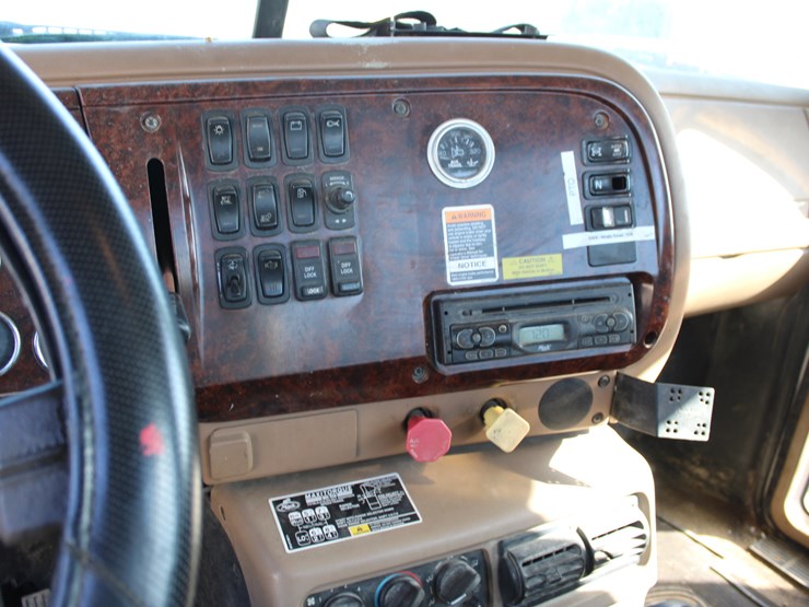 2007-mack-cl713-image-9