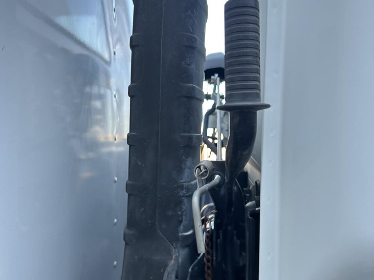 1998-isuzu-ftr-image-23