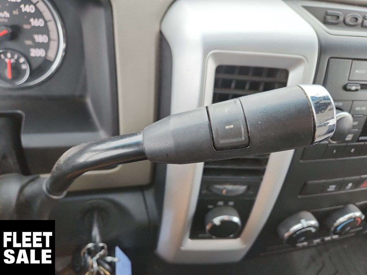 2011-dodge-1500-image-10