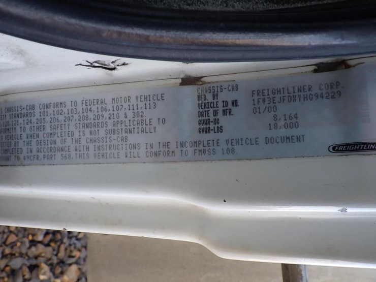 2000-freightliner-fl50-image-24