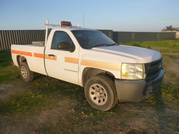2008-chevrolet-silverado-1500-image-2