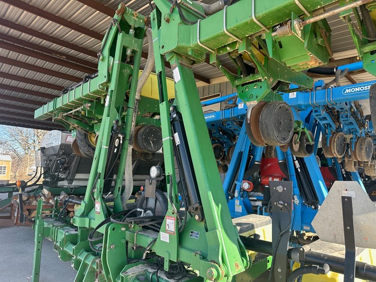 john-deere-1720-image-1