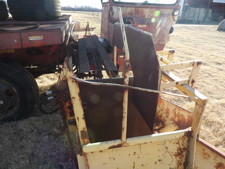 1977-new-holland-1049-image-13