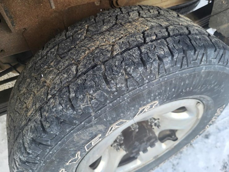 2004-chevrolet-2500hd-image-19