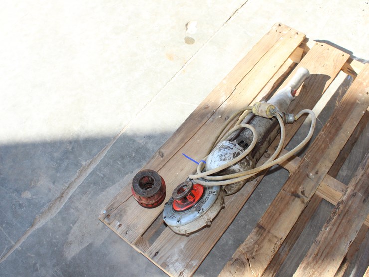 #1039-•-rigid-700-power-drive---threading-machine-image-1