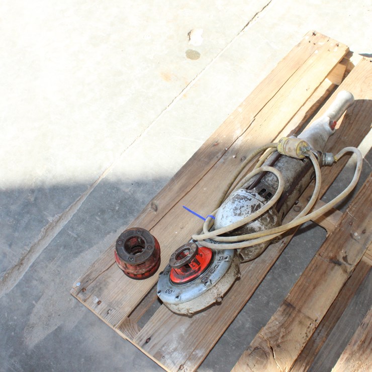 #1039 • Rigid 700 Power Drive - Threading Machine