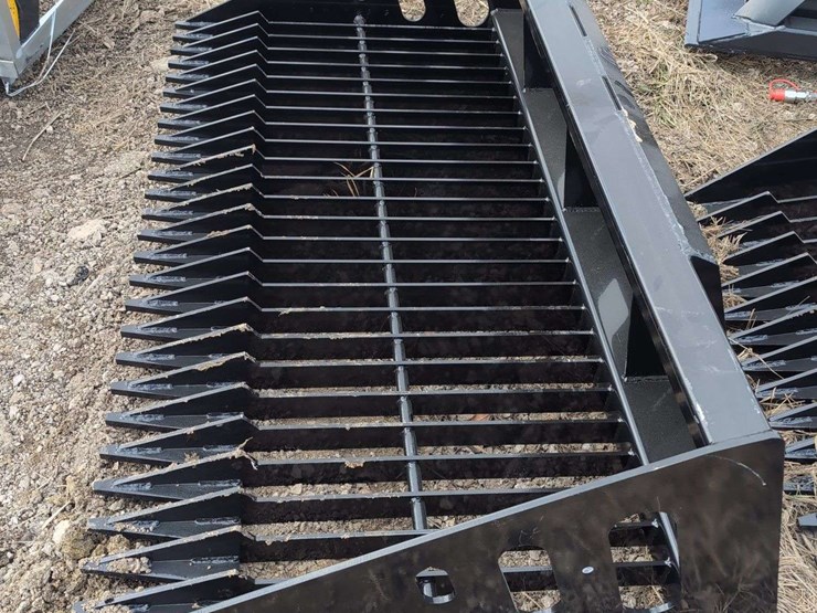 wolverine-skid-steer-sb72-rock-bucket---72"-image-1