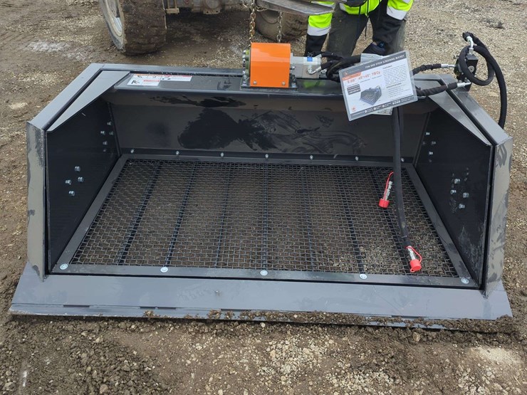 wolverine-skid-steer-72"-screening-bucket-image-1