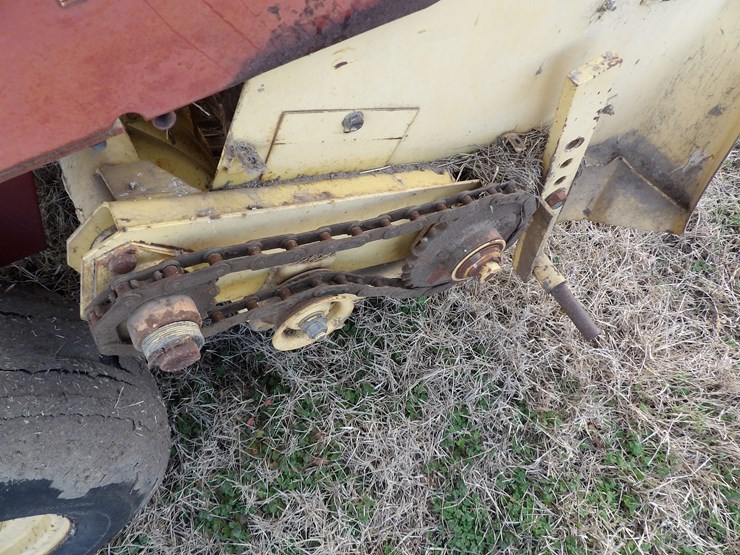 new-holland-575-image-11