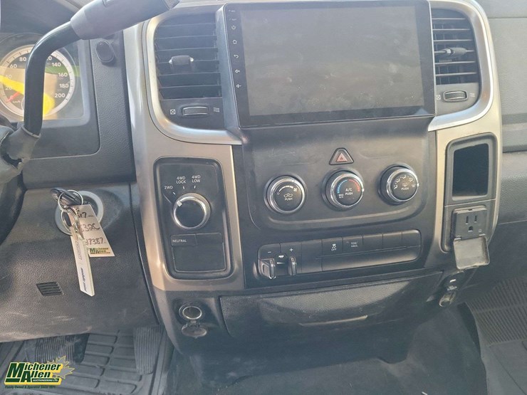 2014-dodge-2500-image-15