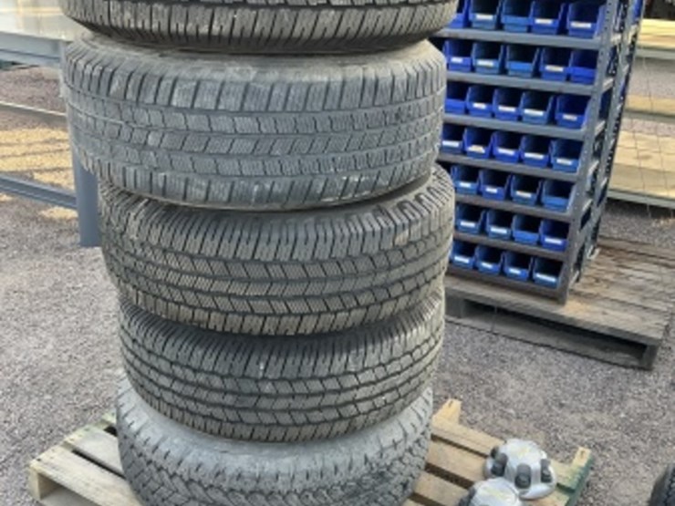 pallet-of-asst-17in-truck-wheels-w/-tires-image-2