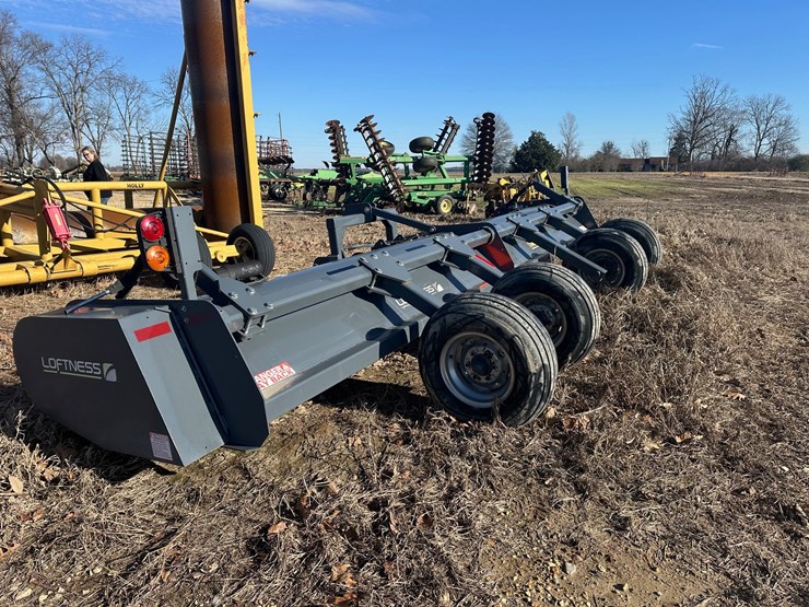 #4300-•-**2024-loftness-240sl64m542-6-row-20’-shredder-02-1701-image-2