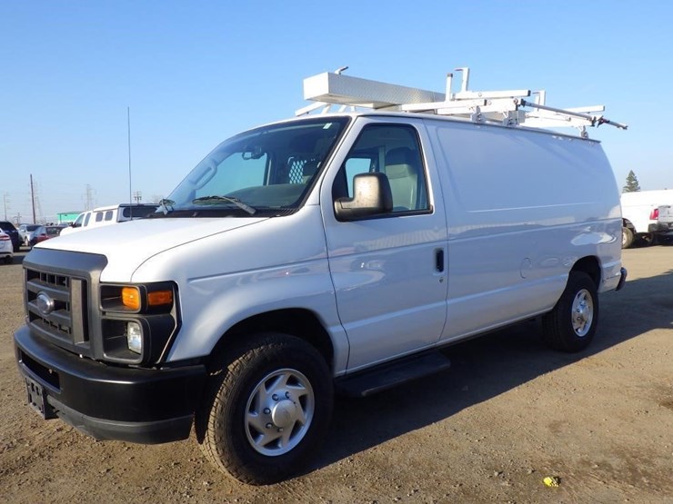 2012-ford-cargo-image-1