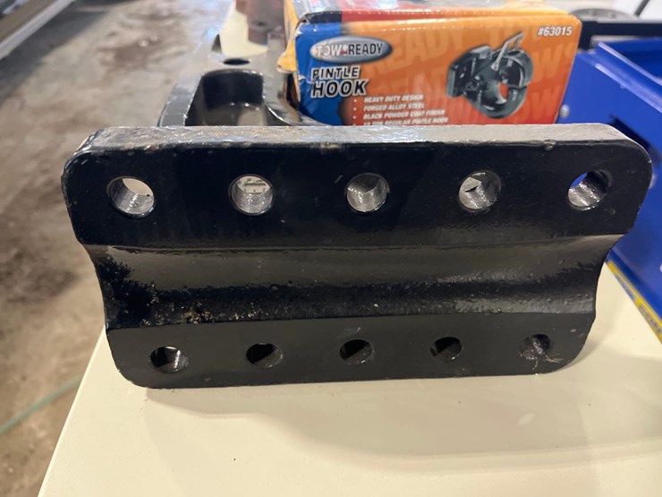 pintle-hitch-with-receiver-image-7