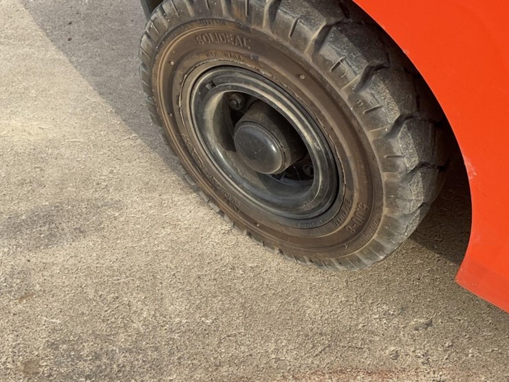 (inv.51000)-2016-toyota-8fdu18-diesel-forklift,-567-hours,-4000-cap,-3-stage-mast,-fork-positioner-image-14