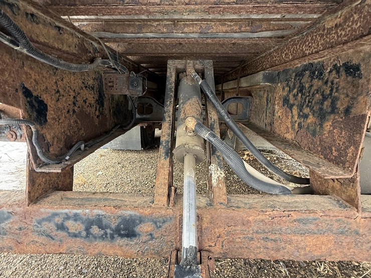 1998-international-4700-image-24