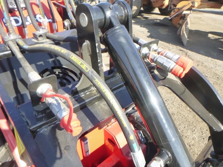 2025-sdlool-323w-skid-steer-loader-image-12