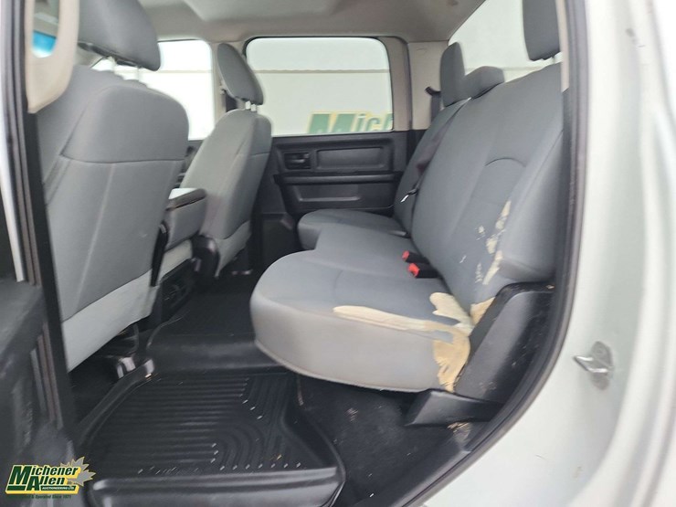 2016-dodge-2500-image-17