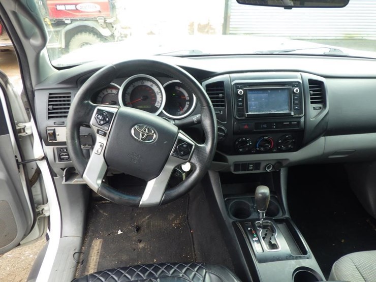 2014-toyota-tacoma-image-7