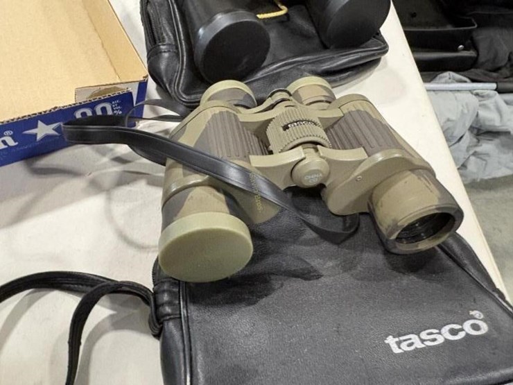 2-tasco-binoculars-image-2