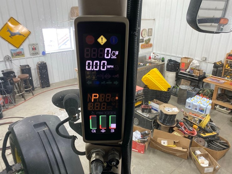 2013-john-deere-7230r-image-25