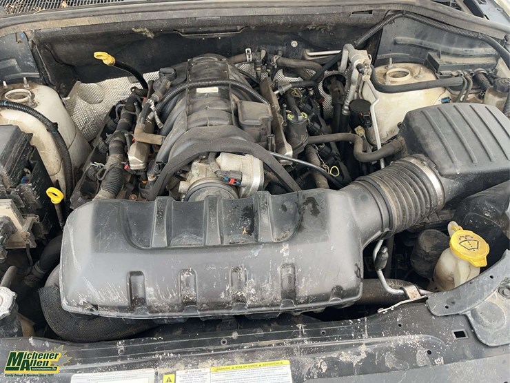 2011-jeep-grand-cherokee-limited-image-26