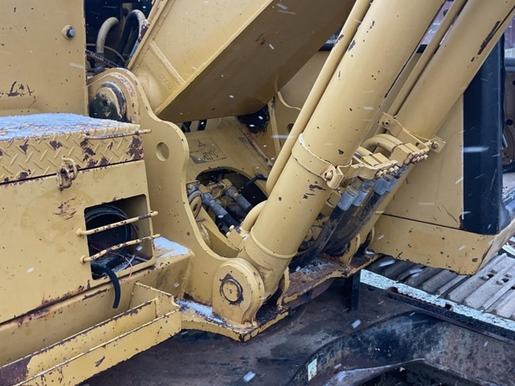 caterpillar-e120b-image-8