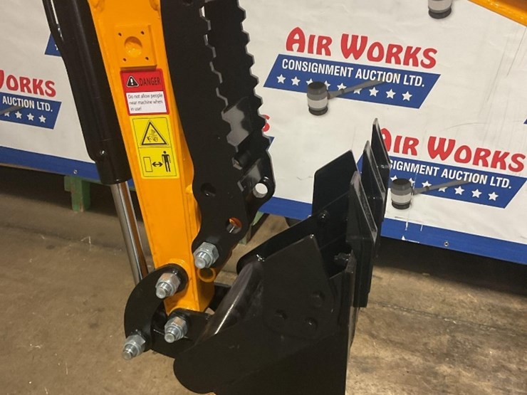 (inv.50030)-2025-miva-va13c-mini-excavator,-13.5-hp-gas-engine,-aux.-hydraulics,-manual-thumb,-image-11