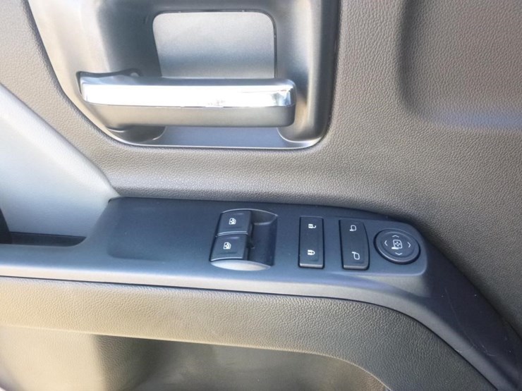 2023-chevrolet-silverado-5500hd-image-17