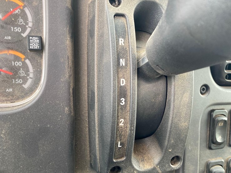 2019-freightliner-m2-curtain-side/box-truck-image-46