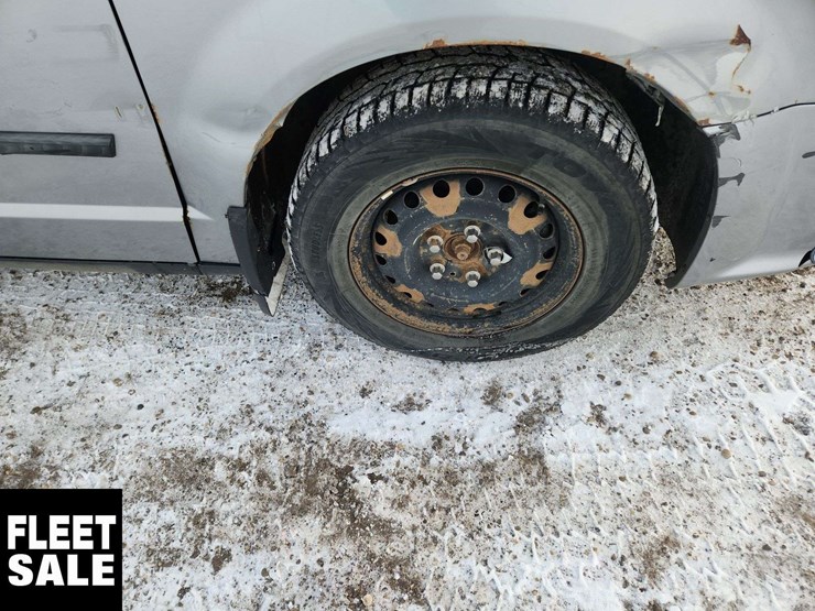 2013-dodge-grand-caravan-se-image-13