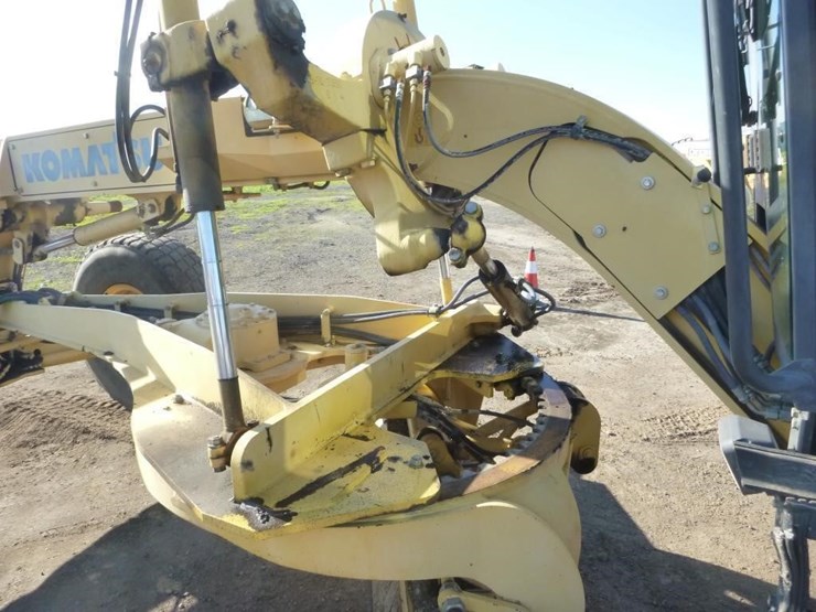 2006-komatsu-gd555-3c-image-25