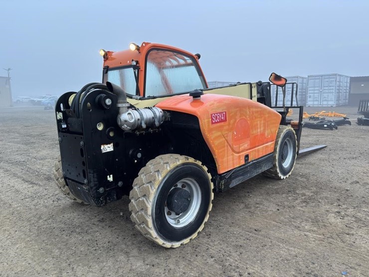 2015-jlg-g5-18a-image-3