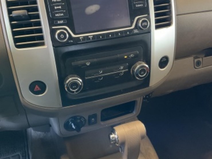 2017-nissan-frontier-image-19