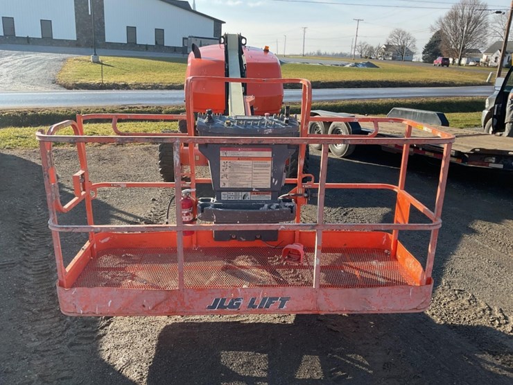 2015-jlg-400s-image-3