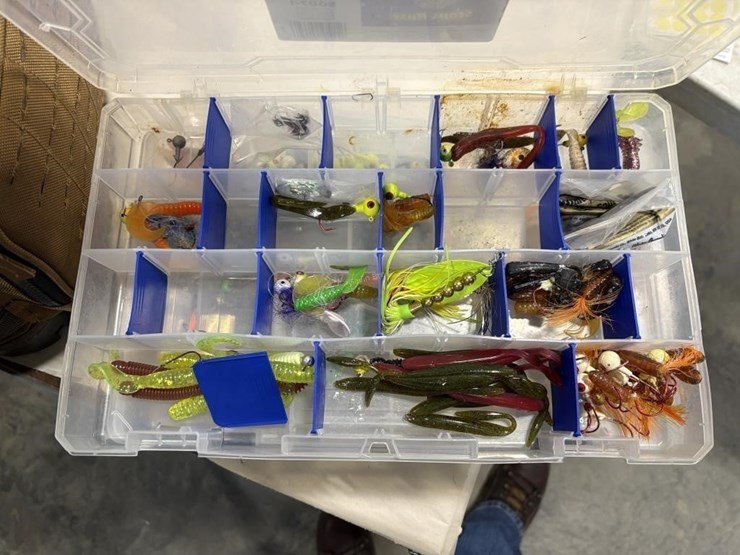 soft-tackle-box-with-baits-image-4