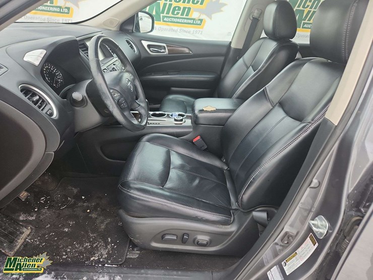 2015-nissan-pathfinder-image-14