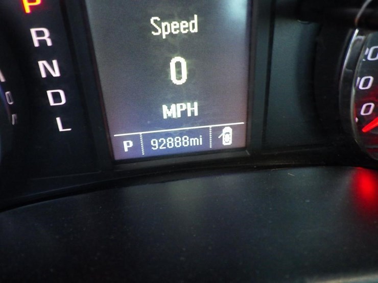 2018-chevrolet-1500-image-12