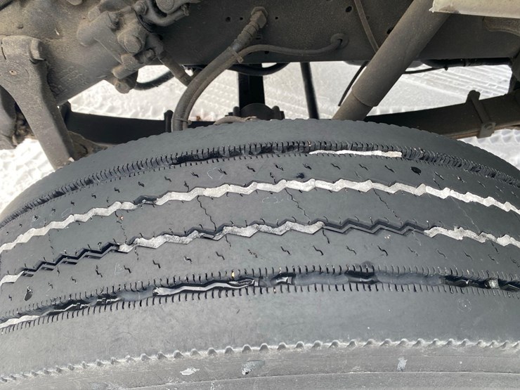 2001-case-ih-4900-image-31